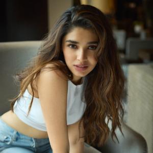 Kriti Shetty–Inspired Casual Look: White Top and Denim Style Guide