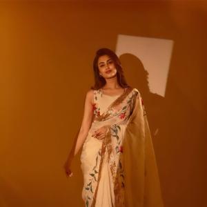 Actress Archana Iyer’s Elegant Traditional Look: Timeless Saree Style Inspiration