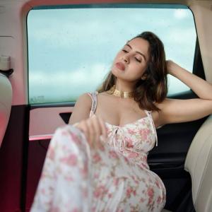 Actress Priyanka Kholgade’s Elegant Floral Look: Soft Glamour and Timeless Style