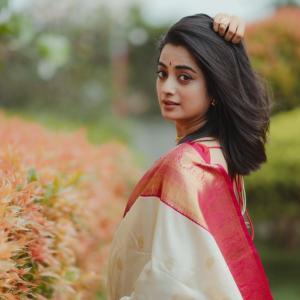 Actress Namitha Pramod Stuns in Elegant Traditional Saree Look