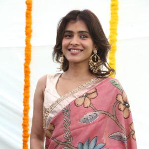 Hebbah Patel Embraces Classic Indian Elegance in Floral Saree