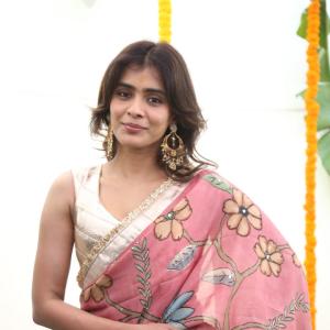Hebbah Patel Embraces Classic Indian Elegance in Floral Saree