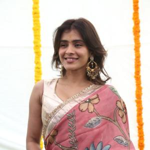Hebbah Patel Embraces Classic Indian Elegance in Floral Saree