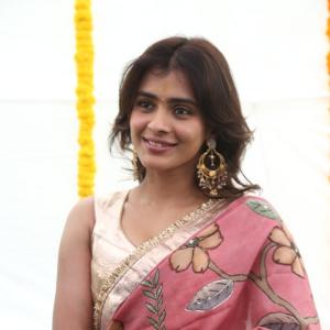 Hebbah Patel Embraces Classic Indian Elegance in Floral Saree