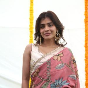 Hebbah Patel Embraces Classic Indian Elegance in Floral Saree
