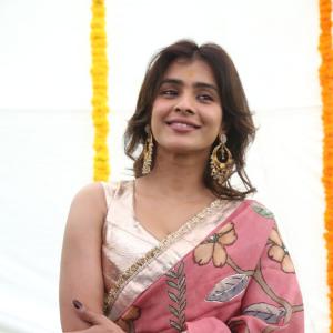 Hebbah Patel Embraces Classic Indian Elegance in Floral Saree