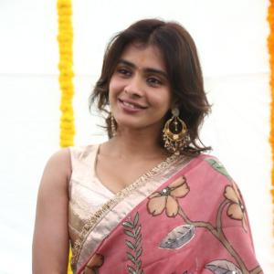 Hebbah Patel Embraces Classic Indian Elegance in Floral Saree