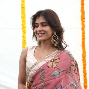 Hebbah Patel Embraces Classic Indian Elegance in Floral Saree