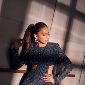 Rakul Preet Singh Stuns in Elegant Black Outfit – Latest Photoshoot Look