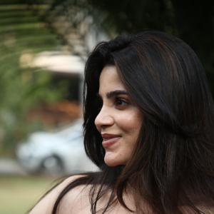 Divya Bharati – Timeless Bollywood Actress Known for Beauty, Grace, and Iconic Style