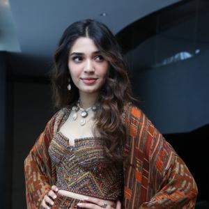 Krithi Shetty Stuns in Elegant Ethnic Wear – A Perfect Blend of Tradition and Modern Style