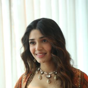 Krithi Shetty Stuns in Elegant Ethnic Wear – A Perfect Blend of Tradition and Modern Style