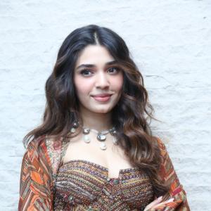 Krithi Shetty Stuns in Elegant Ethnic Wear – A Perfect Blend of Tradition and Modern Style