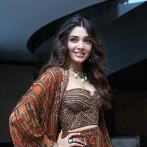 Krithi Shetty Stuns in Elegant Ethnic Wear – A Perfect Blend of Tradition and Modern Style