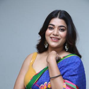 Yamini Bhaskar Stuns in Vibrant Saree – A Perfect Blend of Tradition and Elegance