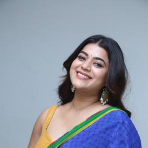 Yamini Bhaskar Stuns in Vibrant Saree – A Perfect Blend of Tradition and Elegance