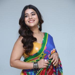 Yamini Bhaskar Stuns in Vibrant Saree – A Perfect Blend of Tradition and Elegance