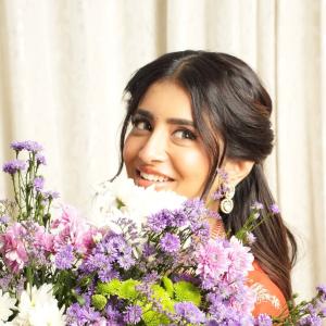 Rashi Singh Radiates Elegance in Traditional Embroidered Outfit – Stunning Portrait Look