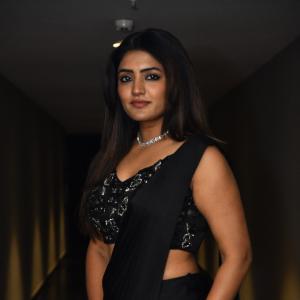 Eesha Rebba Looks Stunning in Elegant Black Saree – Stylish & Graceful Photoshoot Look