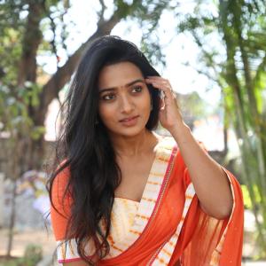 Rekha Norosha – Elegant Orange Saree Fashion Inspiration