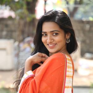 Rekha Norosha – Elegant Orange Saree Fashion Inspiration