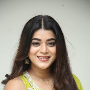 Yamini Bhasker – Elegant Fashion Portrait & Style Inspiration