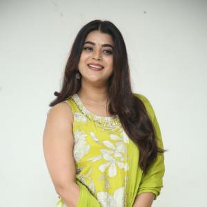 Yamini Bhasker – Elegant Fashion Portrait & Style Inspiration