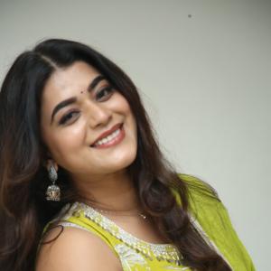 Yamini Bhasker – Elegant Fashion Portrait & Style Inspiration