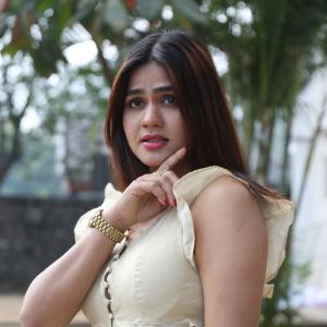 Aparna Mallik Outdoor Portrait in Cream Dress | Elegant Natural Light Photography