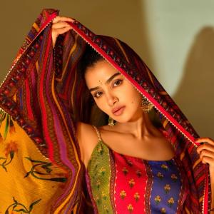 Anupama Parameswaran Inspired Traditional Look in Vibrant Indian Attire