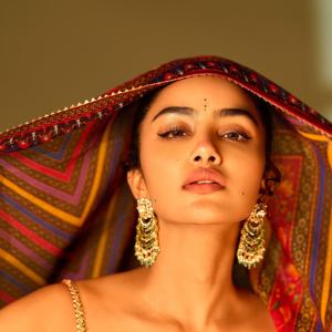 Anupama Parameswaran Inspired Traditional Look in Vibrant Indian Attire