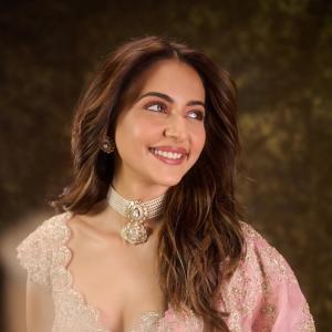 Rakul Preet Stuns in Elegant Pink Lehenga | Graceful Traditional Look