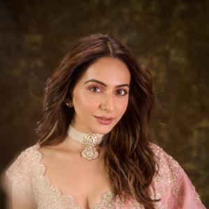 Rakul Preet Stuns in Elegant Pink Lehenga | Graceful Traditional Look