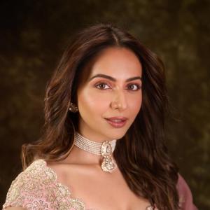 Rakul Preet Stuns in Elegant Pink Lehenga | Graceful Traditional Look