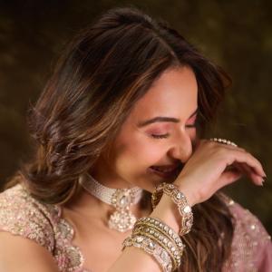 Rakul Preet Stuns in Elegant Pink Lehenga | Graceful Traditional Look