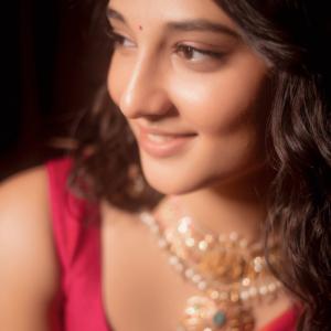 Actress Ritika Nayak Exudes Elegance in Vibrant Pink Saree and Traditional Jewelry