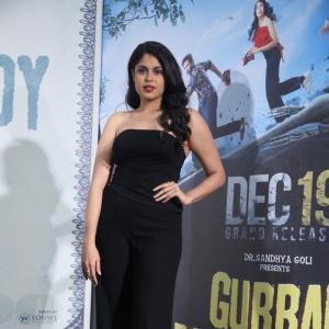 Actress Faria Abdulla Stuns in Black Strapless Top and Pants with Chic Elegance
