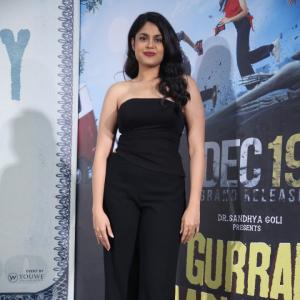 Actress Faria Abdulla Stuns in Black Strapless Top and Pants with Chic Elegance