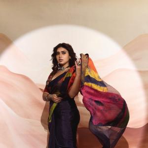 Dushara Vijayan Stuns In Elegant Saree With Flowing Multicolor Pallu