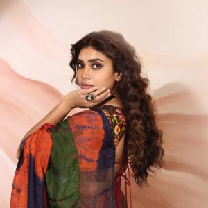 Dushara Vijayan Stuns In Elegant Saree With Flowing Multicolor Pallu