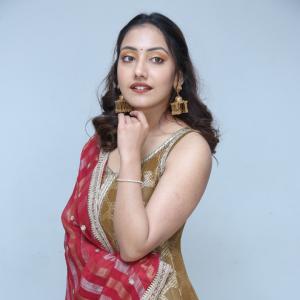Shreyasi Sen Stuns in Golden Ethnic Outfit with Red Dupatta Look
