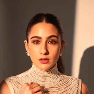 Actress Sara Ali Khan in Chic Pearl Necklace Ensemble