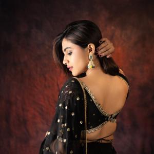Nayan Sarika Looks Elegant in Black Embellished Saree