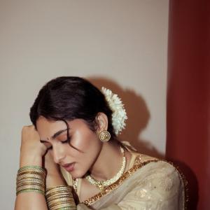 Kayadu Lohar Stunning in Traditional Indian Outfit with Jewelry