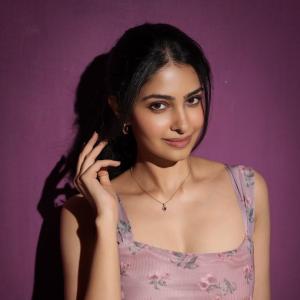 Manasa Varanasi Looks Chic in Mauve Floral Bodycon Dress