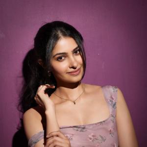 Manasa Varanasi Looks Chic in Mauve Floral Bodycon Dress