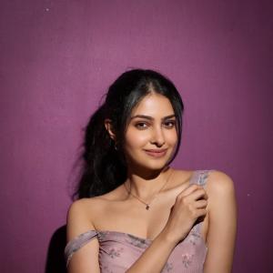 Manasa Varanasi Looks Chic in Mauve Floral Bodycon Dress