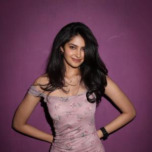 Manasa Varanasi Looks Chic in Mauve Floral Bodycon Dress