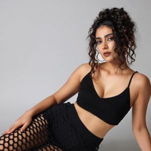 Actress Akanksha Singh Stuns in a Bold Black Outfit