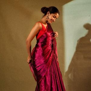 Anupama Parameswaran Shines in Red and Magenta Saree